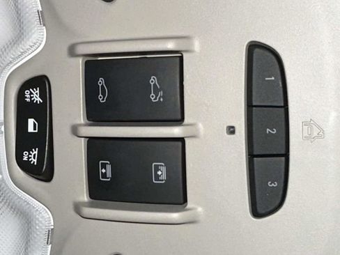 Used 2022 Buick Encore GX Essence w/ Advanced Technology Package image 40