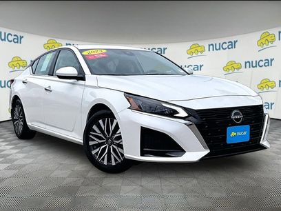 Used 2023 Nissan Altima 2.5 SV