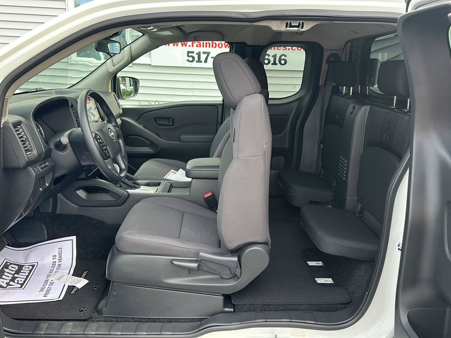 Used 2024 Nissan Frontier S w/ Technology Package RWD image 11