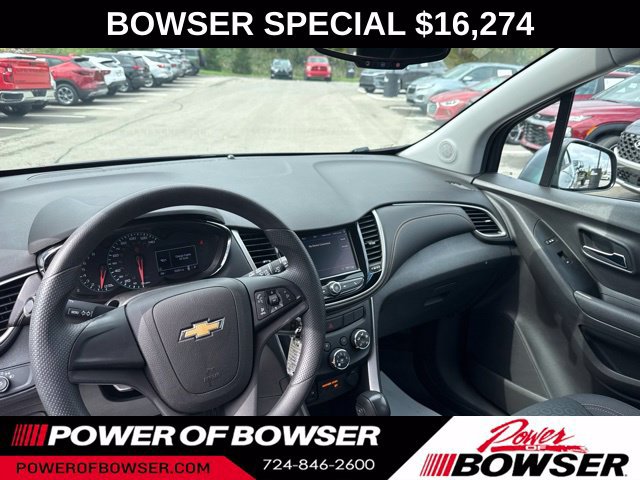 Used 2020 Chevrolet Trax LS AWD/4WD image 3