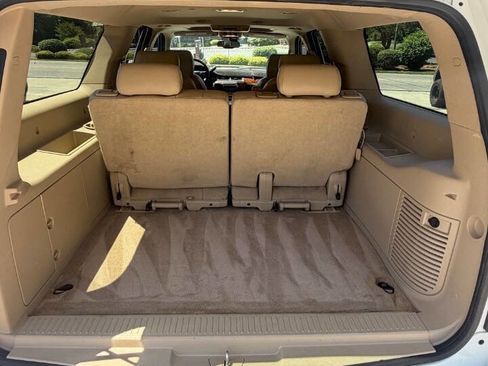 Used 2008 Chevrolet Suburban LTZ w/ LTZ Preferred Equipment Group AWD/4WD image 9