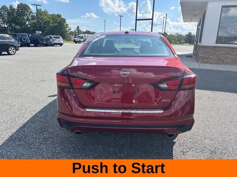 Used 2023 Nissan Altima 2.5 SV w/ SV Premium Package AWD/4WD image 9