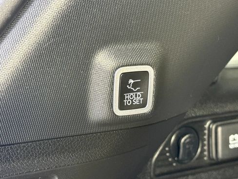 Certified 2023 Jeep Grand Cherokee Overland w/ Advanced Protech Group III AWD/4WD image 37