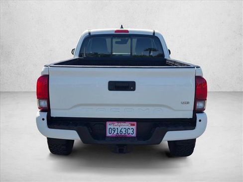 Used 2020 Toyota Tacoma SR5 RWD image 7
