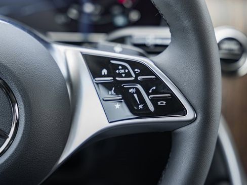 New 2025 Mercedes-Benz GLC 350e 4MATIC image 26