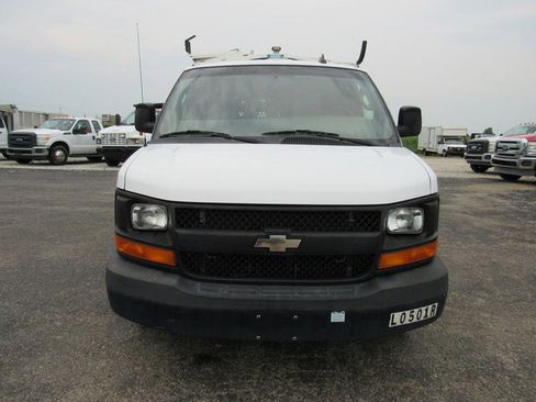 Used 2017 Chevrolet Express 2500 RWD image 8