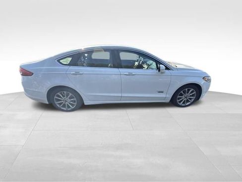 Used 2017 Ford Fusion Energi SE FWD image 10