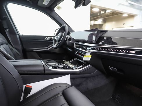 Used 2026 BMW X5 M60i image 29