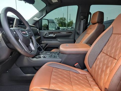 Used 2026 GMC Sierra 2500 AT4 w/ AT4 Premium Plus Package AWD/4WD image 5