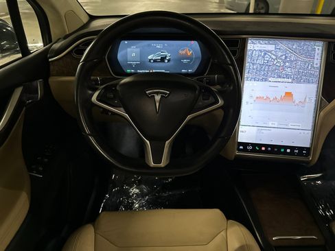 Used 2017 Tesla Model X 75D image 13