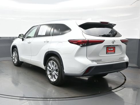 Used 2022 Toyota Highlander Limited AWD/4WD image 4