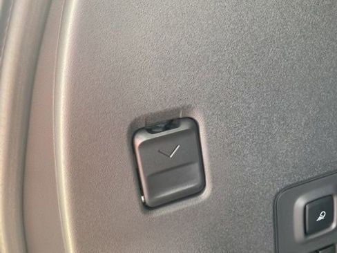 New 2025 Ford Expedition Active image 12