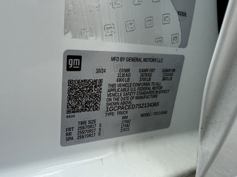 Used 2025 Chevrolet Silverado 1500 LT image 11