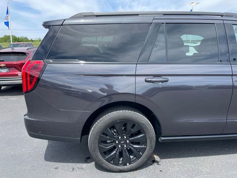 Used 2025 Ford Expedition Platinum w/ Stealth Appearance Package AWD/4WD image 36