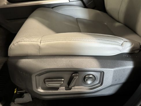 Used 2025 Toyota Tundra Limited image 27