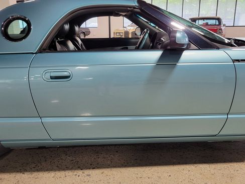 Used 2002 Ford Thunderbird RWD image 40