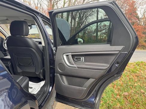 Used 2019 Land Rover Discovery Sport SE image 34