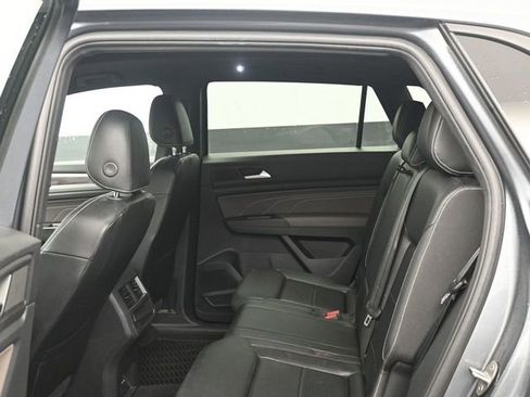 Used 2022 Volkswagen Atlas Cross Sport SE image 5