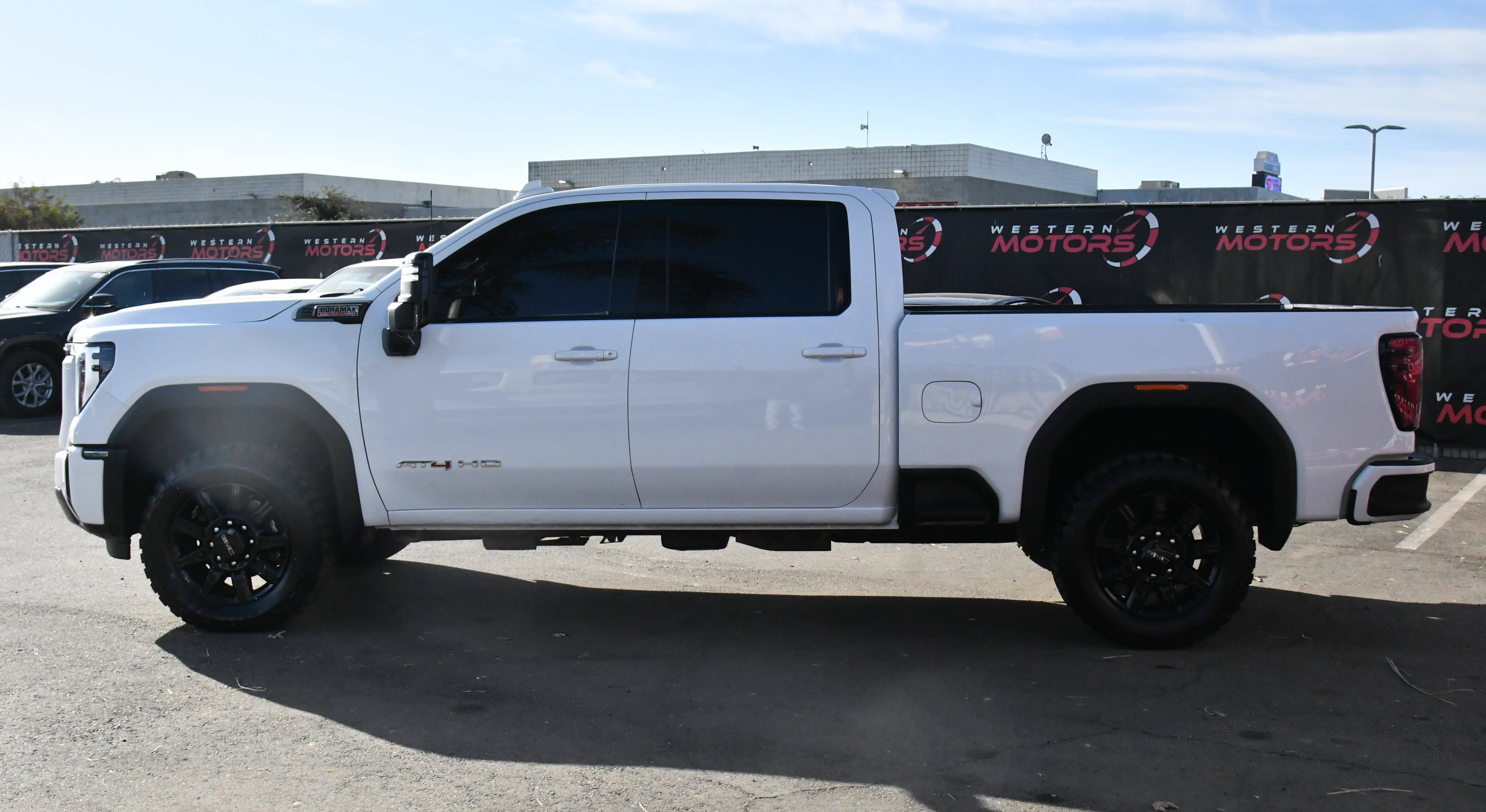 Used 2026 GMC Sierra 2500 AT4 AWD/4WD image 4