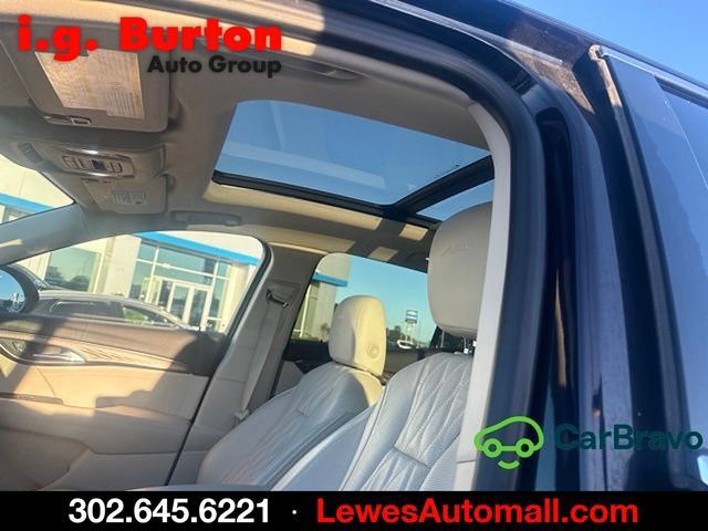 Used 2021 Buick Envision Avenir AWD/4WD image 7