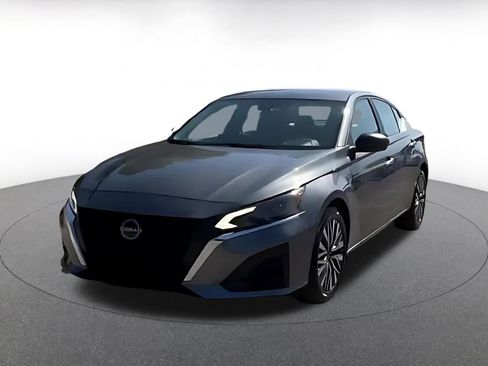 Used 2025 Nissan Altima 2.5 SV image 7