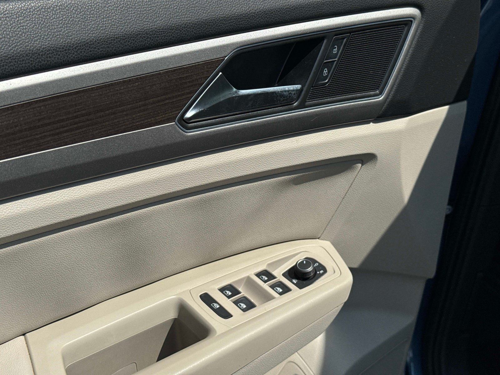 Used 2019 Volkswagen Atlas SEL FWD image 21