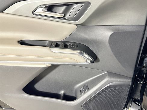 Certified 2025 Chevrolet Traverse LT image 16