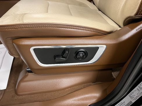 Used 2021 RAM 1500 Laramie AWD/4WD image 8