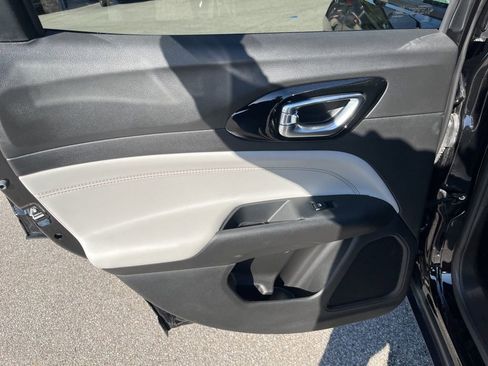 New 2025 Jeep Compass Limited image 15