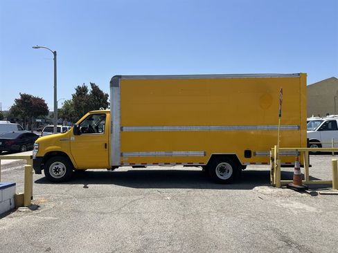 Used 2022 Ford E-350 and Econoline 350 Super Duty RWD image 4