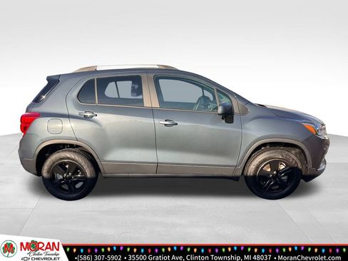 Certified 2022 Chevrolet Trax LT w/ Driver Confidence Package image 7