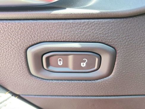 New 2026 Jeep Wrangler Unlimited Sahara AWD/4WD image 38
