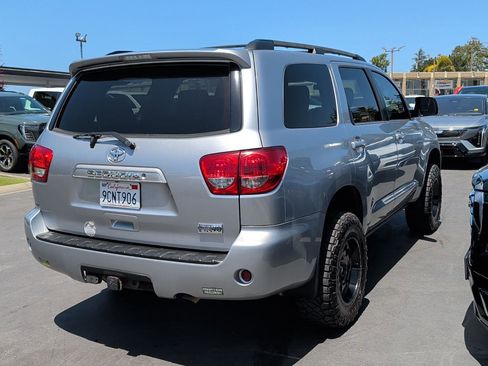 Used 2013 Toyota Sequoia SR5 w/ Sport Appearance Pkg AWD/4WD image 13