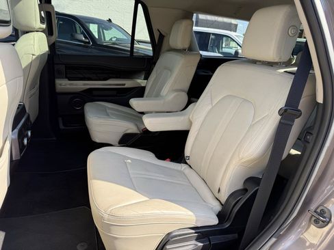 Used 2018 Ford Expedition Platinum AWD/4WD image 20