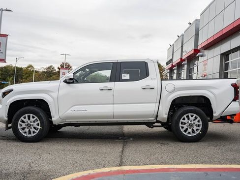 New 2025 Toyota Tacoma SR5 image 4