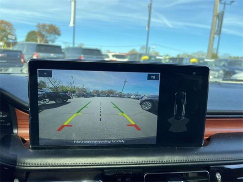 Certified 2022 Lincoln Nautilus Reserve image 26