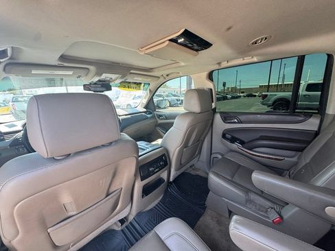 Used 2015 Chevrolet Suburban LTZ RWD image 4