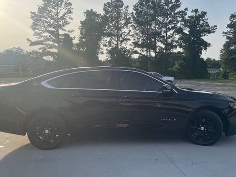 Used 2018 Chevrolet Impala LT FWD image 4