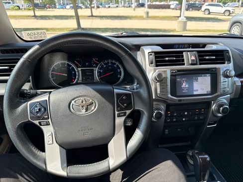 Used 2019 Toyota 4Runner Limited AWD/4WD image 18