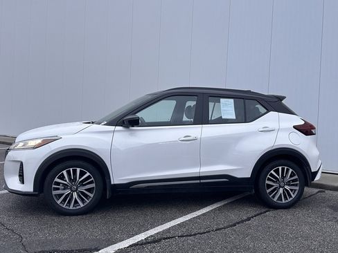 Used 2021 Nissan Kicks SR w/ SR Premium Package image 2