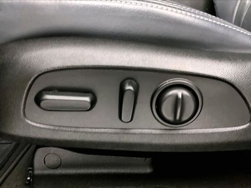 Used 2018 Buick Enclave Essence image 33