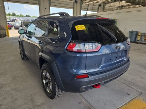 Used 2019 Jeep Cherokee Trailhawk w/ Cold Weather Group AWD/4WD image 2