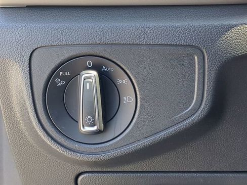 Certified 2023 Volkswagen Atlas Cross Sport SE image 27