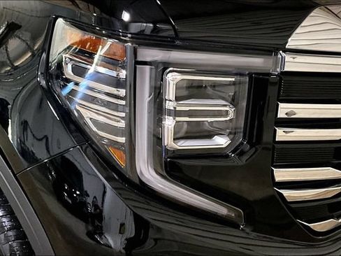 Used 2026 GMC Sierra 1500 SLT AWD/4WD image 4