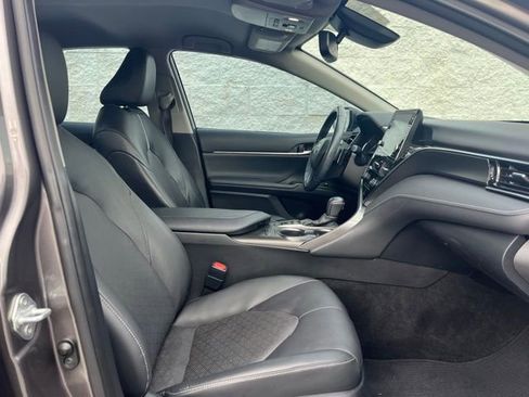 Used 2022 Toyota Camry XSE image 10