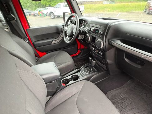 Used 2017 Jeep Wrangler Sport AWD/4WD image 32