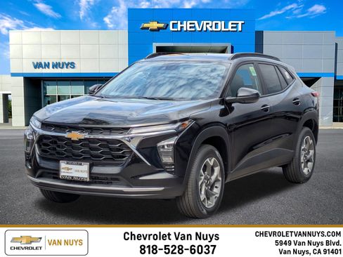 New 2026 Chevrolet Trax LT w/ Driver Confidence Package FWD image 1