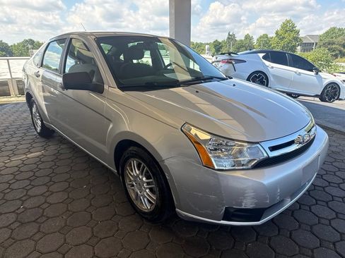 Used 2011 Ford Focus SE w/ 201A Rapid Spec Order Code FWD image 4