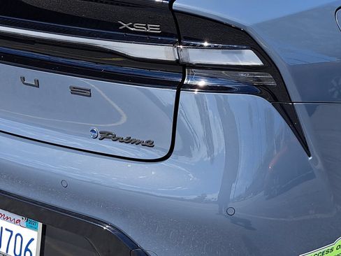 Used 2023 Toyota Prius Prime FWD image 37
