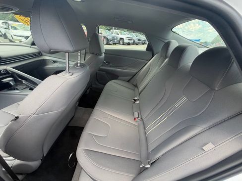 Used 2025 Hyundai Elantra Sport FWD image 26